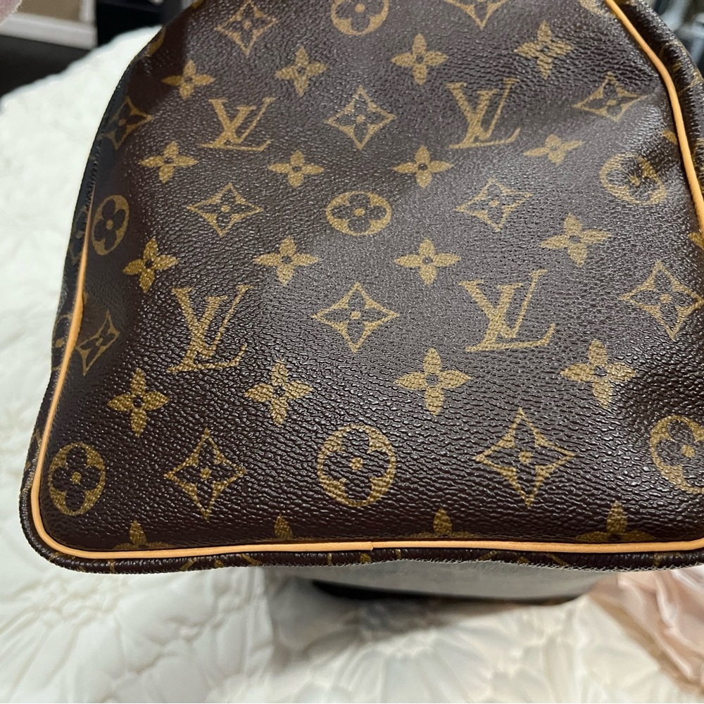 Louis Vuitton Monogram Speedy 40 Handbag in Brown - Picture 7 of 17